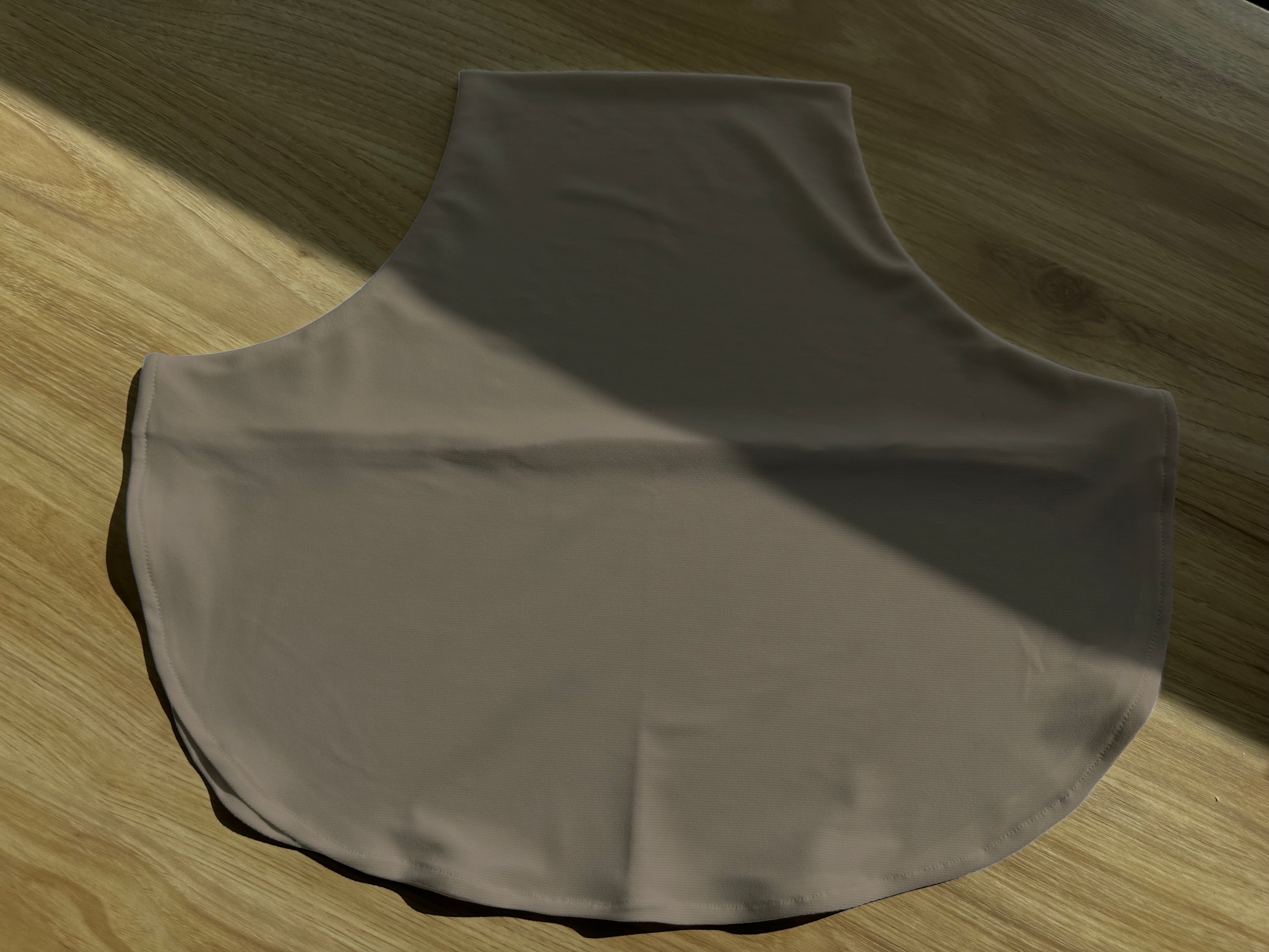 SLEEVELESS HALF BLOUSE