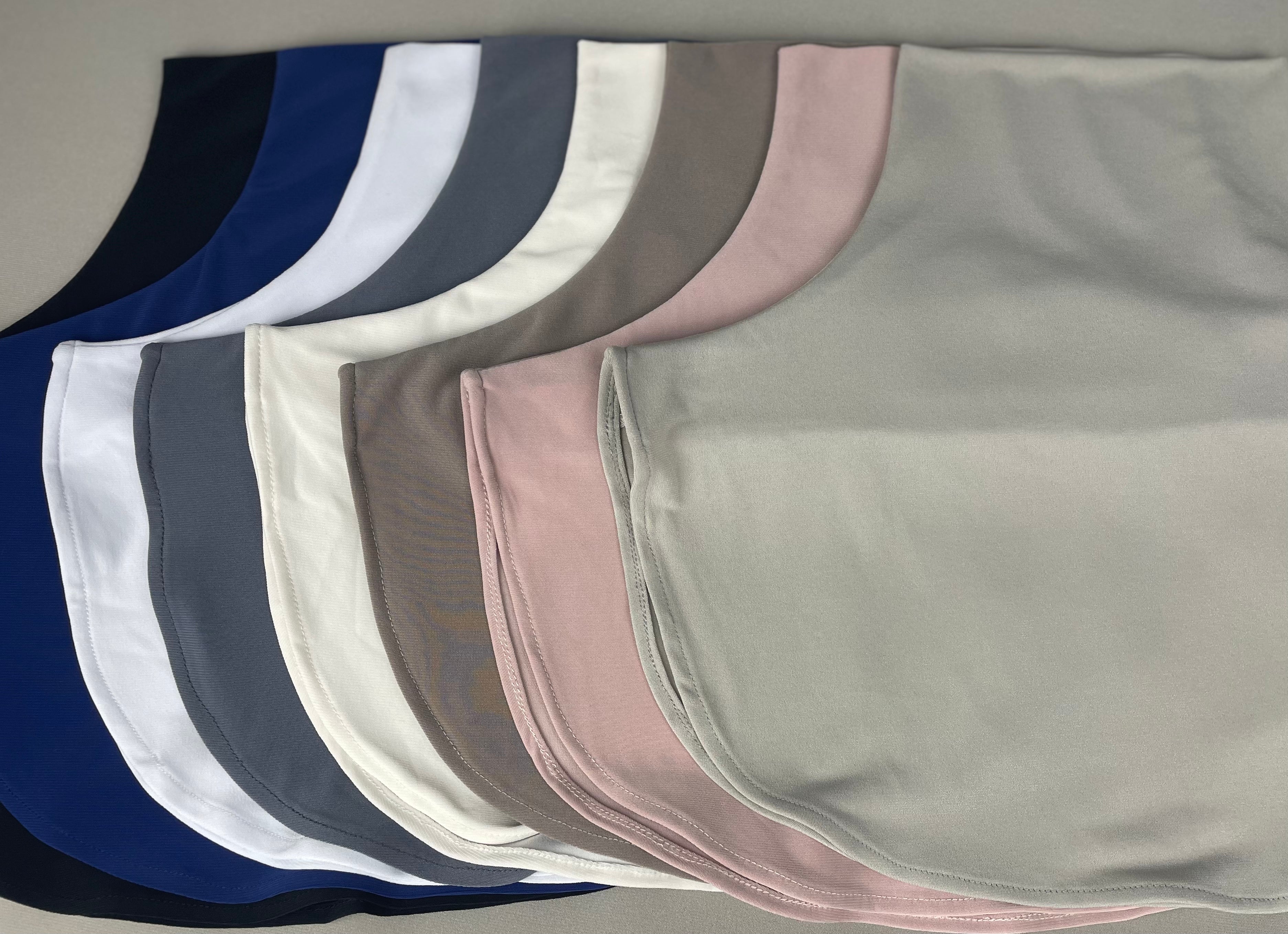 SLEEVELESS HALF BLOUSE