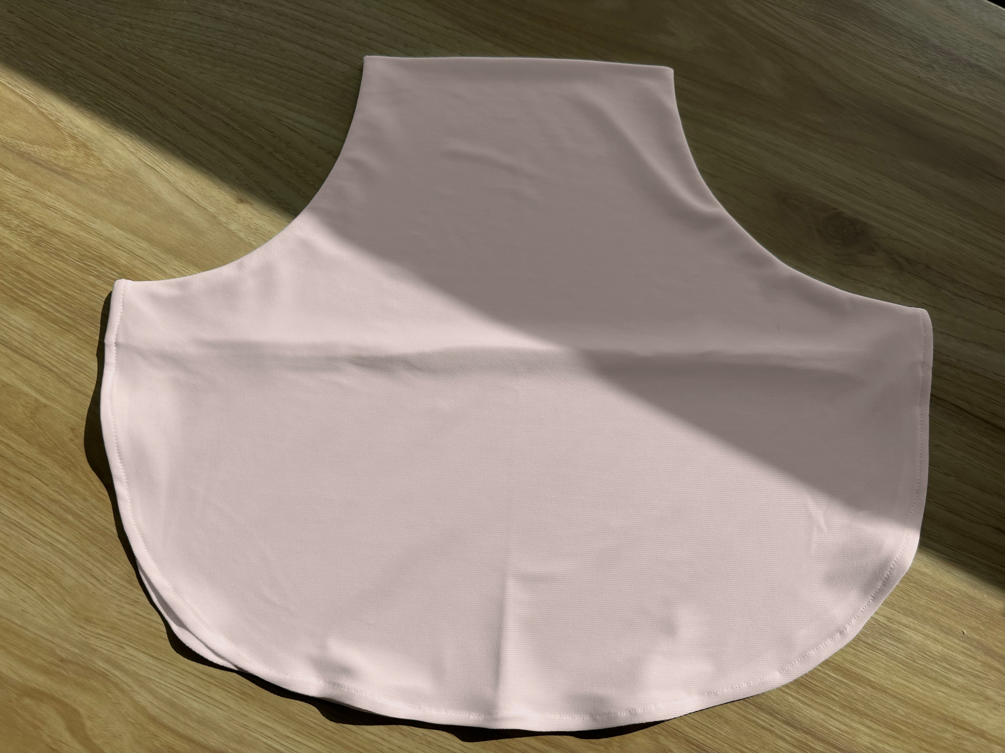 SLEEVELESS HALF BLOUSE